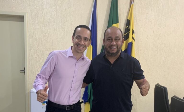 Vereador Wanoel Martins se reúne com secretário da Administração para discutir melhoria nas condições de trabalho e incentivos aos servidores municipais 18 Vereador Wanoel Martins se reúne com secretário da Administração para discutir melhoria nas condições de trabalho e incentivos aos servidores municipais