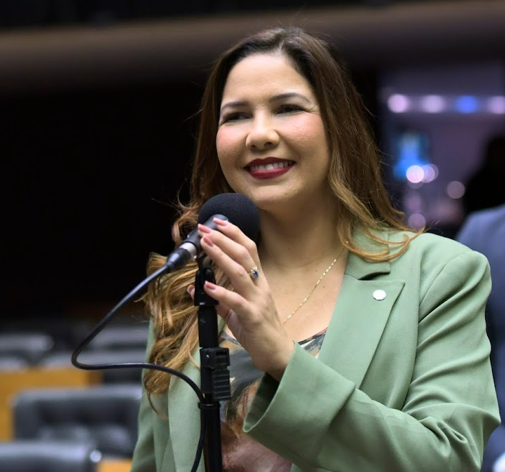 Atuação firme de Cristiane Lopes em 2025 garante avanços para Rondônia e reforça mensagem de esperança neste Natal 12 Atuação firme de Cristiane Lopes em 2025 garante avanços para Rondônia e reforça mensagem de esperança neste Natal