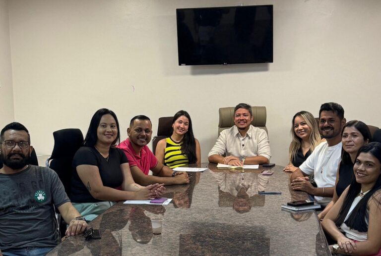 Vereador Zé Paroca conduz reunião para alinhamento do novo código de obras edificações de Porto Velho 13 Vereador Zé Paroca conduz reunião para alinhamento do novo código de obras edificações de Porto Velho