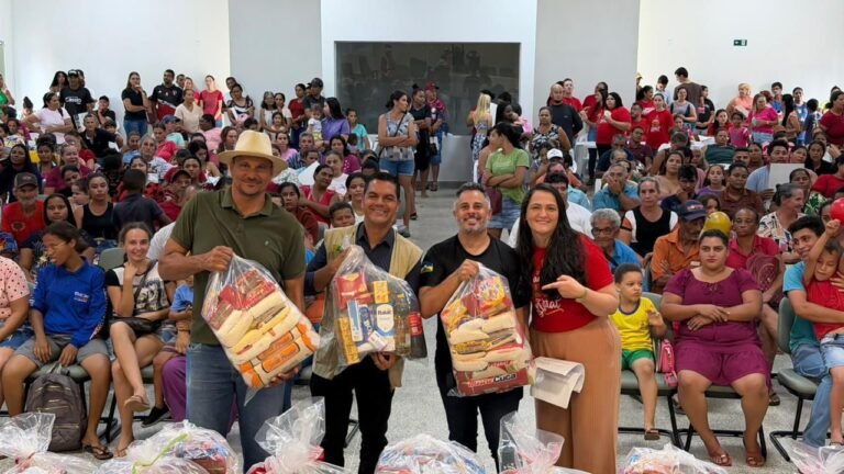 Solidariedade que transforma: com recursos do deputado Cássio Gois, Nova Brasilândia entrega 300 cestas básicas natalinas a famílias em vulnerabilidade 14 Solidariedade que transforma: com recursos do deputado Cássio Gois, Nova Brasilândia entrega 300 cestas básicas natalinas a famílias em vulnerabilidade