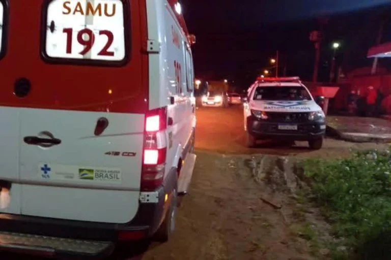Homem esfaqueado pela vizinha morre na Policlínica na zona leste 7 Homem esfaqueado pela vizinha morre na Policlínica na zona leste