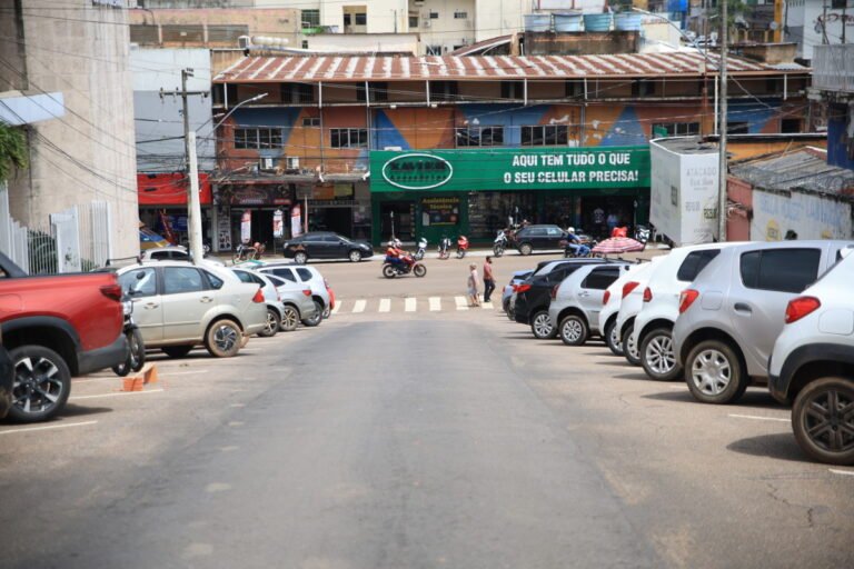 “Agora os clientes conseguem acessar as lojas”, diz vendedor sobre estacionamentos no centro de Porto Velho 12 “Agora os clientes conseguem acessar as lojas”, diz vendedor sobre estacionamentos no centro de Porto Velho