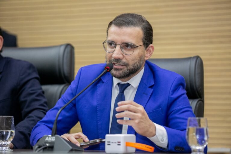 Deputado Ribeiro garante investimentos em Vilhena com novos parquinhos infantis 16 Deputado Ribeiro garante investimentos em Vilhena com novos parquinhos infantis