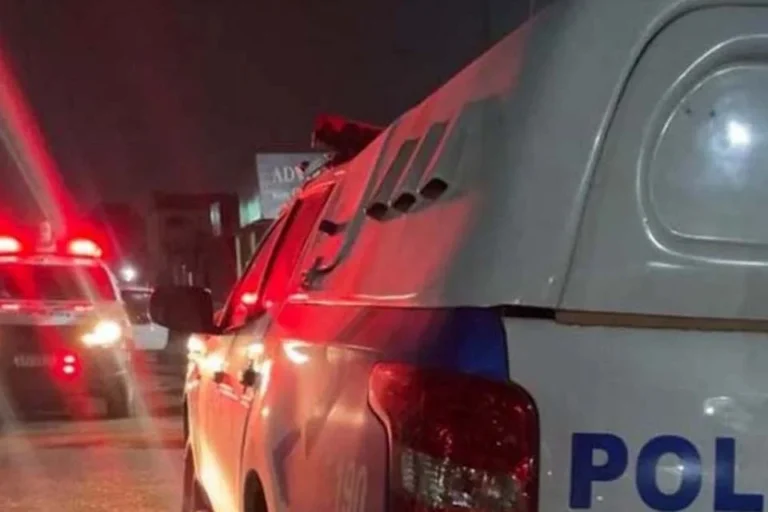 Casal é preso após tentativa de assalto frustrada por moto aplicativo 9 Casal é preso após tentativa de assalto frustrada por moto aplicativo