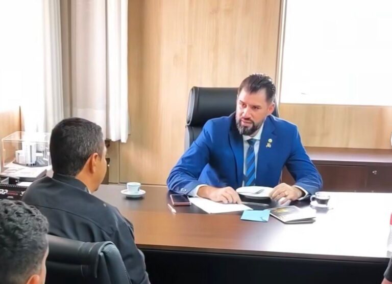Deputado Nim Barroso realiza dia de atendimento na Alero e reforça compromisso com os municípios de Rondônia 5 Deputado Nim Barroso realiza dia de atendimento na Alero e reforça compromisso com os municípios de Rondônia