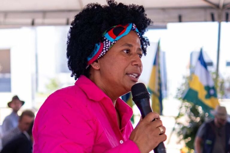 Fevereiro Roxo e Laranja reforça campanhas de prevenção a doenças crônicas e leucemia, destaca Silvia Cristina 14 Fevereiro Roxo e Laranja reforça campanhas de prevenção a doenças crônicas e leucemia, destaca Silvia Cristina