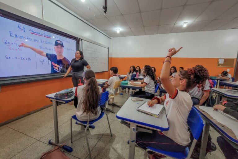 Cláudia de Jesus propõe alimentação gratuita para trabalhadores da educação em Rondônia 20 Cláudia de Jesus propõe alimentação gratuita para trabalhadores da educação em Rondônia