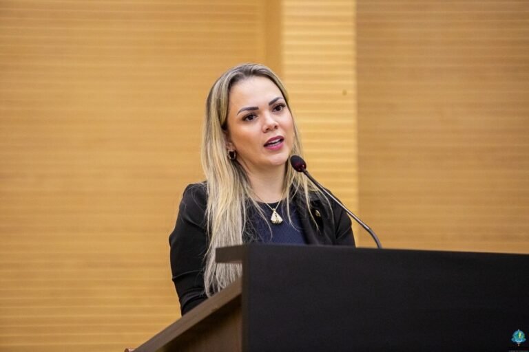 “Combate ao feminicídio precisa ser permanente”, afirma Cláudia de Jesus 5 “Combate ao feminicídio precisa ser permanente”, afirma Cláudia de Jesus
