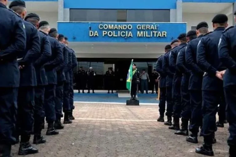 Assembleia derruba veto do governo e mantém anistia a policiais militares 20 Assembleia derruba veto do governo e mantém anistia a policiais militares
