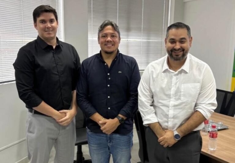 Vereador Zé Paroca e secretário Giordani Lima alinham estratégias para avançar na educação básica de Porto Velho 1 Vereador Zé Paroca e secretário Giordani Lima alinham estratégias para avançar na educação básica de Porto Velho