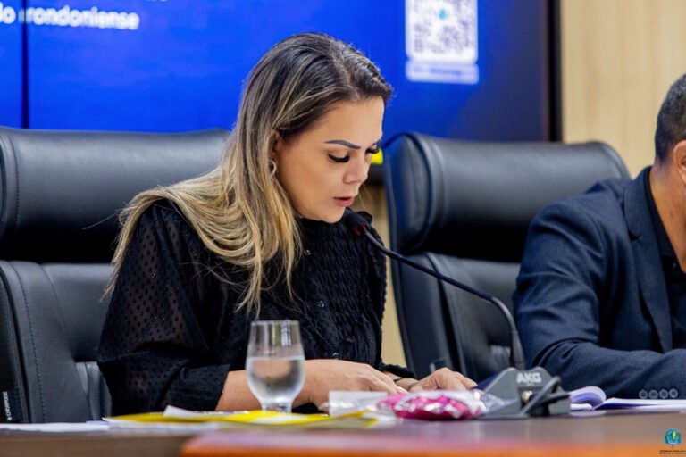 Cláudia de Jesus solicita recuperação da RO-480 no acesso à Linha 128, em Ji-Paraná 17 Cláudia de Jesus solicita recuperação da RO-480 no acesso à Linha 128, em Ji-Paraná