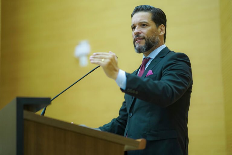 Alero aprova projeto de Delegado Camargo que proíbe participação de sancionados por corrupção em contratos públicos 3 Alero aprova projeto de Delegado Camargo que proíbe participação de sancionados por corrupção em contratos públicos