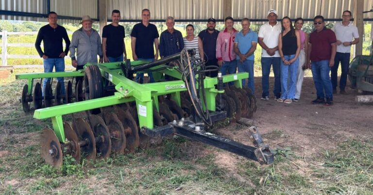 Alan Queiroz viabiliza grade niveladora no valor de R$ 68 mil para associação rural em Alvorada do Oeste 11 Alan Queiroz viabiliza grade niveladora no valor de R$ 68 mil para associação rural em Alvorada do Oeste