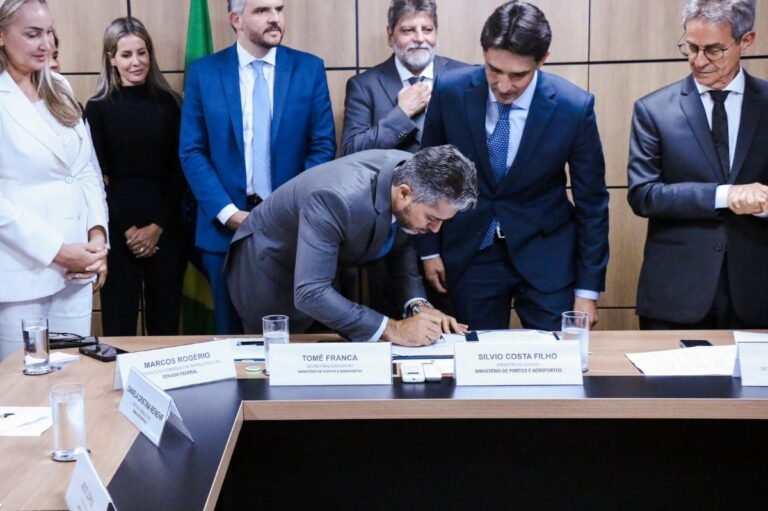 Investimento milionário: Marcos Rogério coloca novo terminal de Ji-Paraná na rota da entrega 11 Investimento milionário: Marcos Rogério coloca novo terminal de Ji-Paraná na rota da entrega
