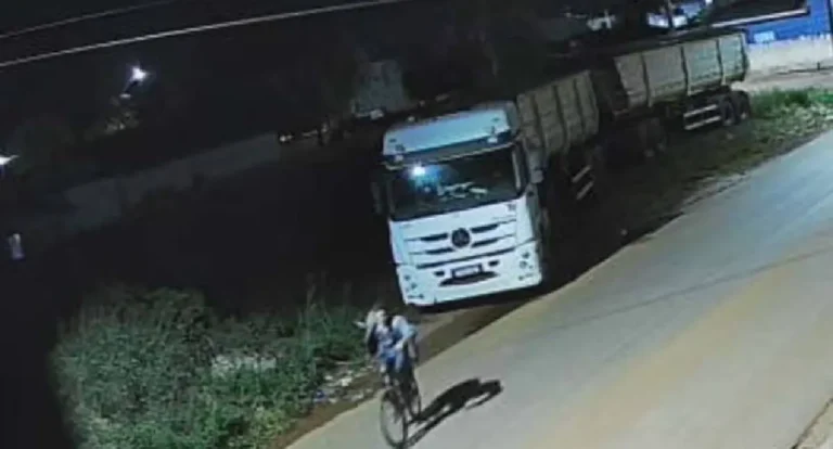 Ladrão furta botija de gás de carreta em RO 11 Ladrão furta botija de gás de carreta em RO