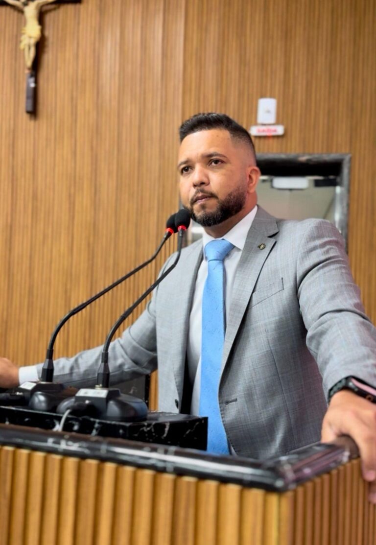 DENÚNCIA – Vereador Fernando Silva questiona gasto de quase R$ 1 milhão com passagens aéreas para oficiais da PM em Rondônia 13 DENÚNCIA – Vereador Fernando Silva questiona gasto de quase R$ 1 milhão com passagens aéreas para oficiais da PM em Rondônia