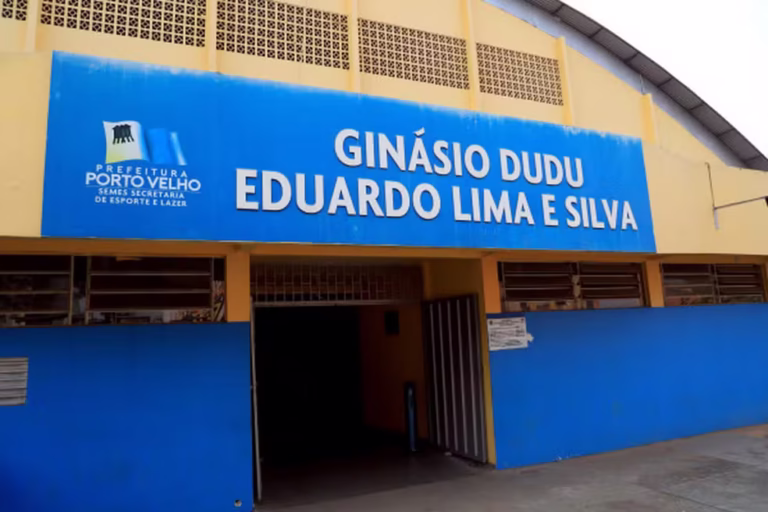 'Doze meninos foram pra cima do meu filho', diz mãe de estudante agredido durante Jogos Escolares 1 'Doze meninos foram pra cima do meu filho', diz mãe de estudante agredido durante Jogos Escolares