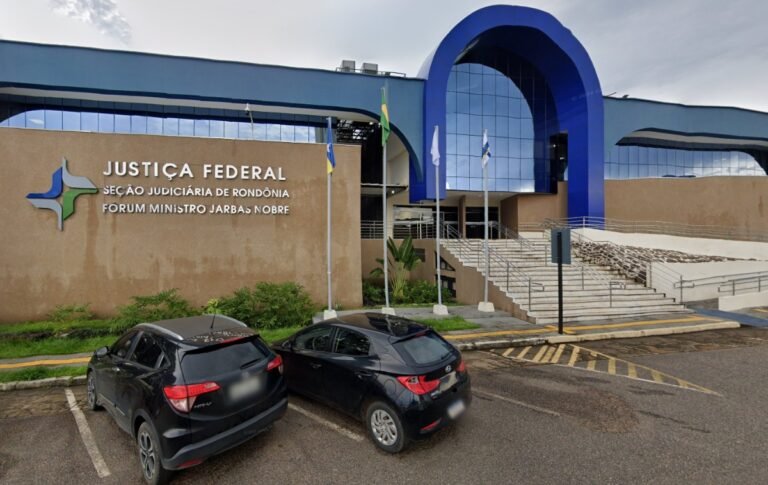 Dentista acusada de causar lesões físicas em quatro pacientes é proibida de realizar procedimentos estéticos 7 Dentista acusada de causar lesões físicas em quatro pacientes é proibida de realizar procedimentos estéticos