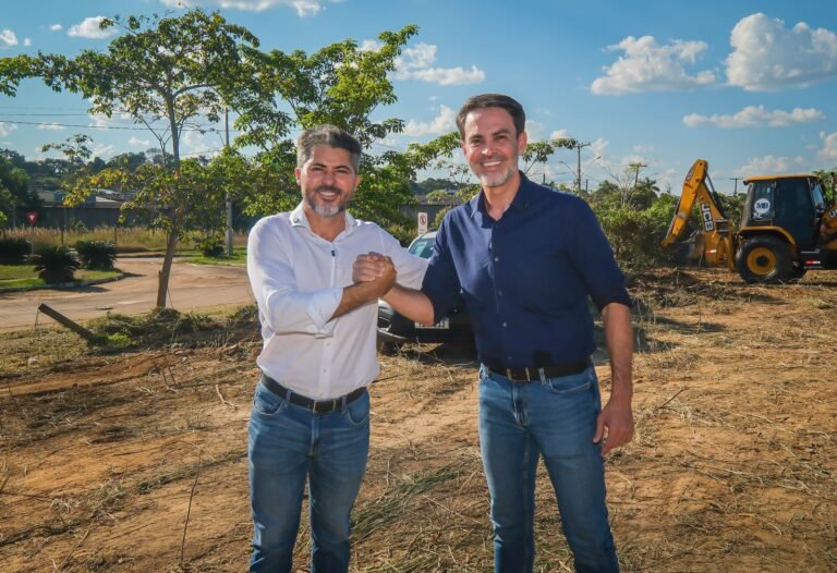 Ao lado de Léo Moraes, Marcos Rogério destaca educação como prioridade: "O povo merece investimentos que ajudem a construir um futuro melhor" 14 Ao lado de Léo Moraes, Marcos Rogério destaca educação como prioridade: "O povo merece investimentos que ajudem a construir um futuro melhor"