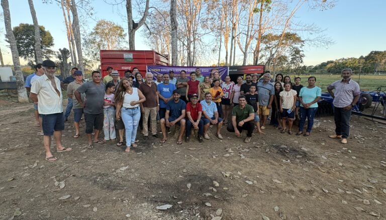 Cláudia de Jesus participa da entrega de R$ 328 mil em implementos agrícolas para a ASPRON em Jaru 17 Cláudia de Jesus participa da entrega de R$ 328 mil em implementos agrícolas para a ASPRON em Jaru