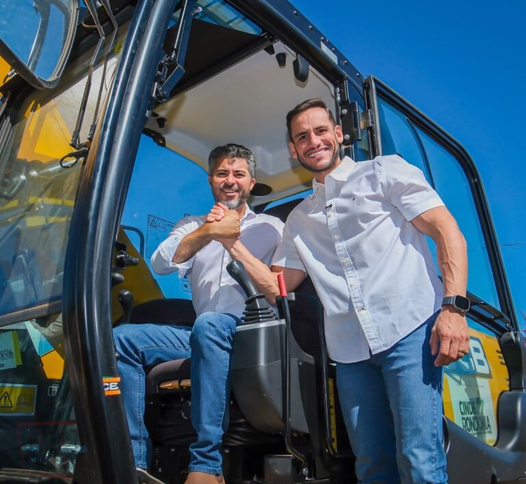Marcos Rogério destina recursos e Ji-Paraná recebe máquinas para reforçar obras urbanas e estradas rurais 12 Marcos Rogério destina recursos e Ji-Paraná recebe máquinas para reforçar obras urbanas e estradas rurais