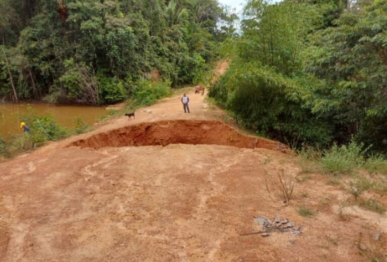 Pastor Evanildo solicita reconstrução urgente de ponte e bueiro em ramal da zona rural de Porto Velho 4 Pastor Evanildo solicita reconstrução urgente de ponte e bueiro em ramal da zona rural de Porto Velho