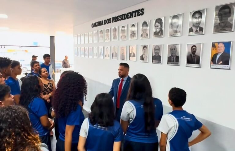 Projeto do vereador Fernando Silva busca aproximar alunos de funcionamento do Poder Legislativo 5 Projeto do vereador Fernando Silva busca aproximar alunos de funcionamento do Poder Legislativo
