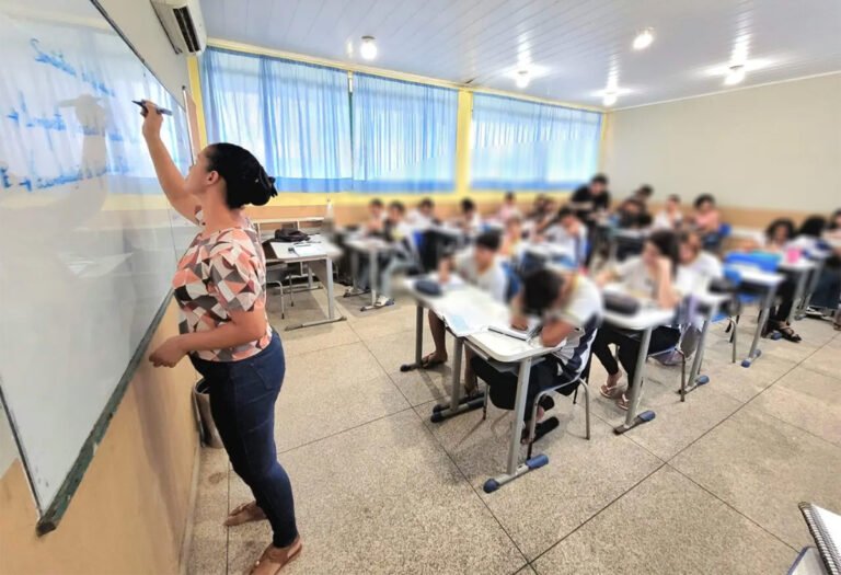 Governo Federal fixa em R$ 5,1 mil novo piso nacional do magistério