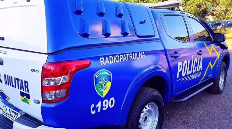 Homens invadem casa de coronel aposentado e forçam família a transferir R$ 8 mil em Porto Velho 20 Homens invadem casa de coronel aposentado e forçam família a transferir R$ 8 mil em Porto Velho