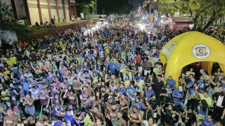 Marcha para Jesus reúne milhares de pessoas no centro da capital 18 Marcha para Jesus reúne milhares de pessoas no centro da capital