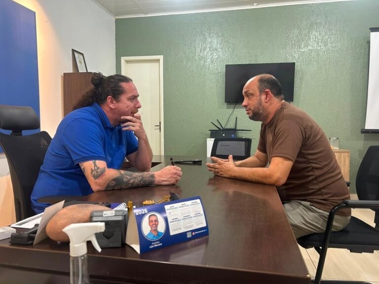 Vereador Wanoel Martins e Giovanni Marinise reúnem e debatem soluções para o Baixo Madeira 12 Vereador Wanoel Martins e Giovanni Marinise reúnem e debatem soluções para o Baixo Madeira