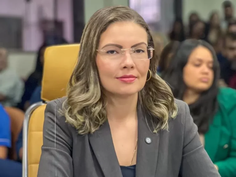 TRE-RO rejeita ação da Federação PT/PV/Rede contra Sofia Andrade por 4 votos a 3 e consolida entendimento sobre liberdade de expressão na pré-campanha 4 TRE-RO rejeita ação da Federação PT/PV/Rede contra Sofia Andrade por 4 votos a 3 e consolida entendimento sobre liberdade de expressão na pré-campanha