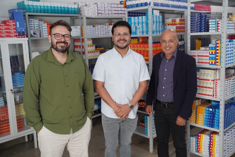 Marcelo Cruz destina mais de R$ 4 milhões em medicamentos para fortalecer a Farmácia Municipal de São Miguel do Guaporé 2 Marcelo Cruz destina mais de R$ 4 milhões em medicamentos para fortalecer a Farmácia Municipal de São Miguel do Guaporé