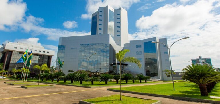 MILIONÁRIOS – Projeto “devolve” mais de R$ 15 milhões do CPA para a ALE/RO 8 MILIONÁRIOS – Projeto “devolve” mais de R$ 15 milhões do CPA para a ALE/RO