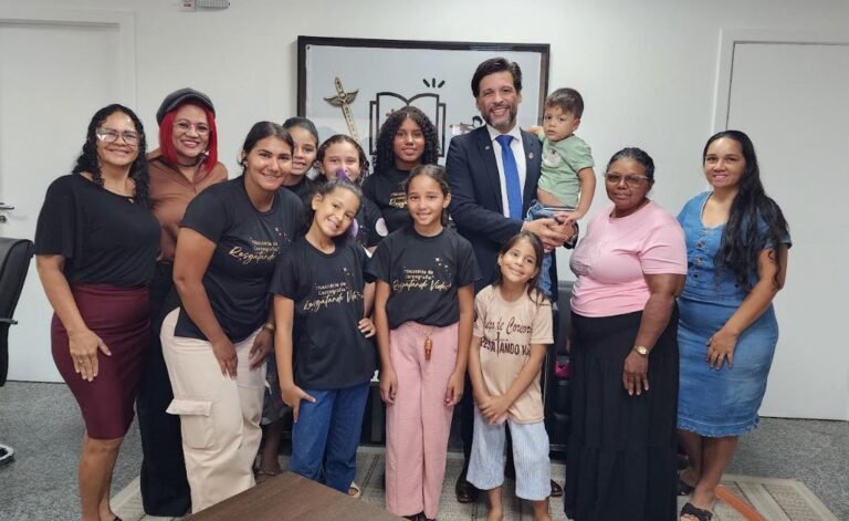 Delegado Camargo conhece projeto que atende crianças e adolescentes na zona leste 10 Delegado Camargo conhece projeto que atende crianças e adolescentes na zona leste