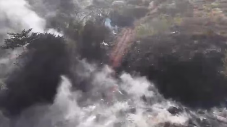 Incêndio de mais de 24 horas destrói área de armazenamento de cooperativa de reciclagem em RO 3 Incêndio de mais de 24 horas destrói área de armazenamento de cooperativa de reciclagem em RO