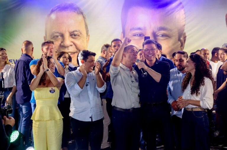 Luís Fernando é oficializado candidato ao Senado em convenção do PSD, Avante, PRD e Solidariedade 15 Luís Fernando é oficializado candidato ao Senado em convenção do PSD, Avante, PRD e Solidariedade