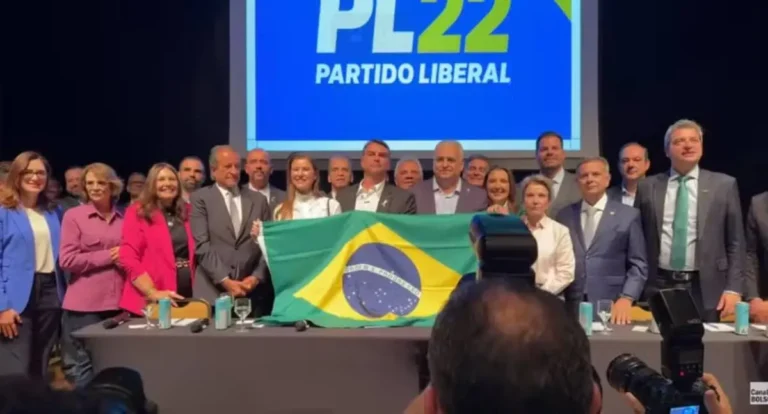 Flávio Bolsonaro escolhe Alfredo Gaspar para vice em chapa pura do PL 6 Flávio Bolsonaro escolhe Alfredo Gaspar para vice em chapa pura do PL