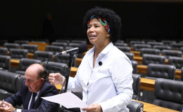 Dos deputados de Rondônia, apenas Sílvia Cristina estava presente e votou na PEC 47 2 Dos deputados de Rondônia, apenas Sílvia Cristina estava presente e votou na PEC 47