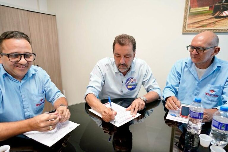 ELEIÇÕES - Hildon assina pacto com profissionais da saúde e promete um ‘pente-fino’ nos contratos 1 ELEIÇÕES - Hildon assina pacto com profissionais da saúde e promete um ‘pente-fino’ nos contratos