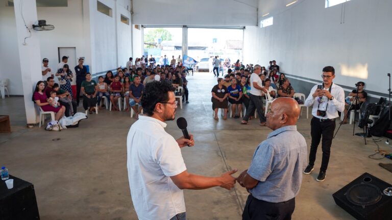 FORÇA DA JUVENTUDE — Mais de 200 jovens da Assembleia de Deus participam de encontro com Pastor Evanildo e Marcelo Cruz 7 FORÇA DA JUVENTUDE — Mais de 200 jovens da Assembleia de Deus participam de encontro com Pastor Evanildo e Marcelo Cruz