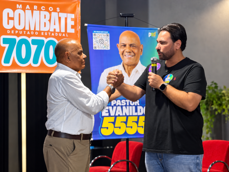 PARCERIA FECHADA - Marcos Combate reúne apoiadores e declara apoio ao Pastor Evanildo, candidato a deputado federal 11 PARCERIA FECHADA - Marcos Combate reúne apoiadores e declara apoio ao Pastor Evanildo, candidato a deputado federal