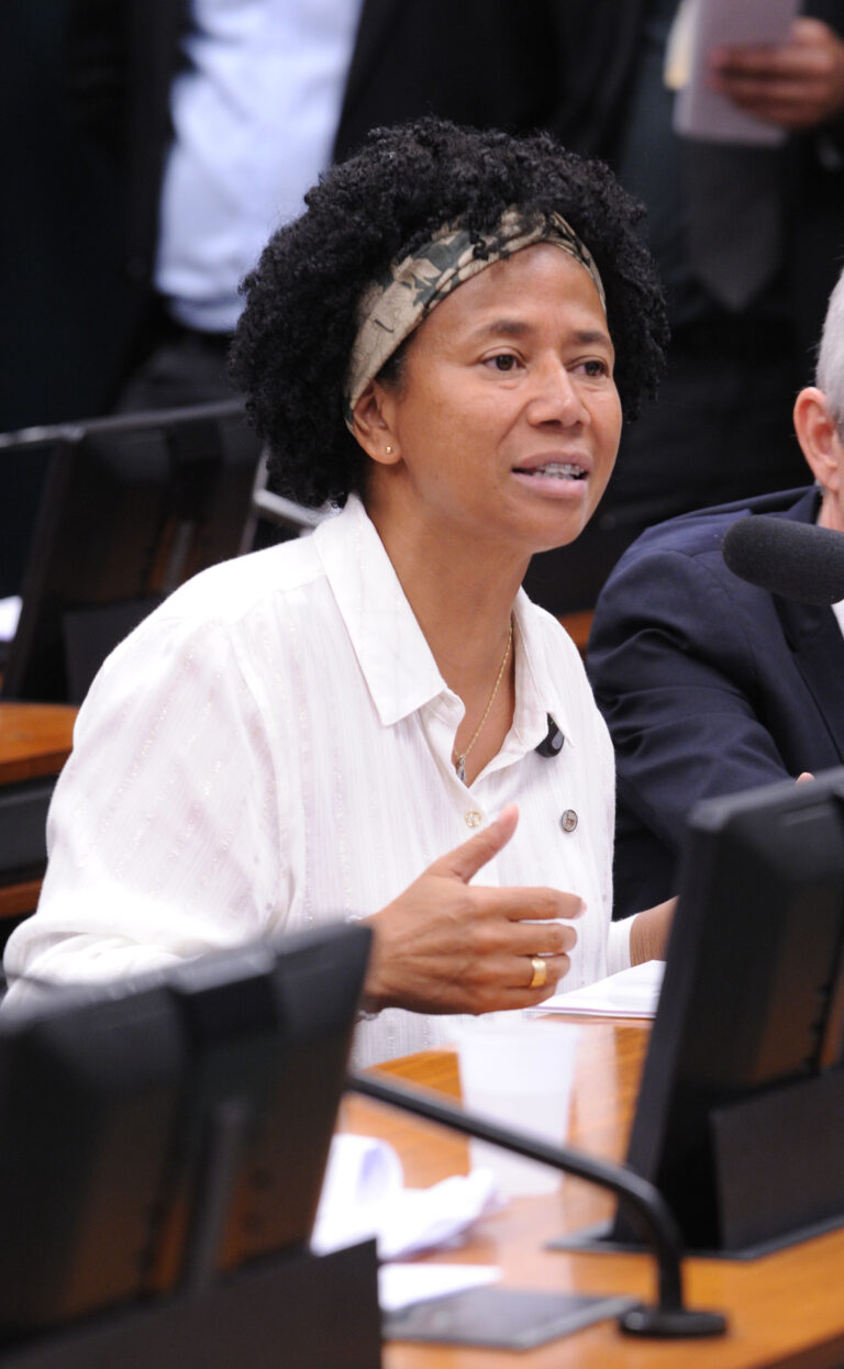 Sílvia Cristina assinou a CPMI do banco Master e cobra presidente do Senado 13 Sílvia Cristina assinou a CPMI do banco Master e cobra presidente do Senado
