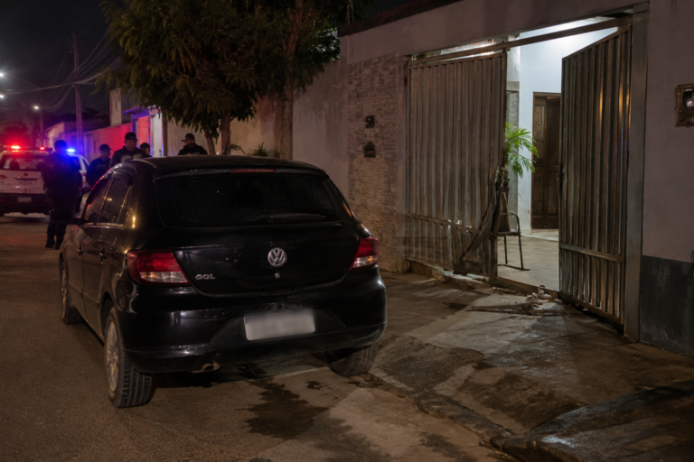 NOITE DE VIOLÊNCIA — Criminosos invadem casa e executam homem a tiros na zona Leste de Porto Velho 7 NOITE DE VIOLÊNCIA — Criminosos invadem casa e executam homem a tiros na zona Leste de Porto Velho
